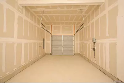 599 Robeson Place, Medford, NY 11763 - Photo 13