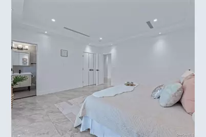 233-12 Bay Street, Douglaston, NY 11363 - Photo 21