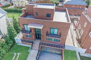 233-12 Bay St, Douglaston, NY 11363 - Photo 41