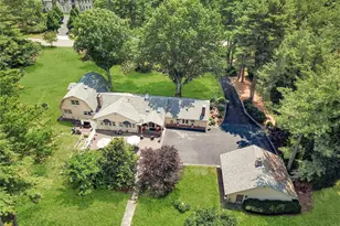 24 Rolling Hill Rd, Old Westbury, NY 11568 - Photo 37