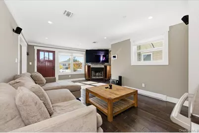 261 W Hudson Street, Long Beach, NY 11561 - Photo 3