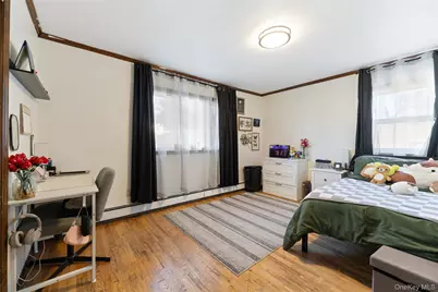 90 27th Street, Copiague, NY 11726 - Photo 7