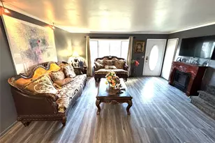 881 Union St, Bohemia, NY 11716 - Photo 7