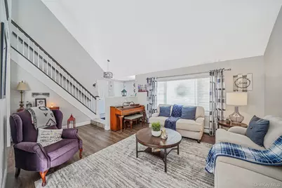 18 Concord Drive, Holtsville, NY 11742 - Photo 11