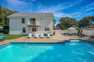 18 Concord Dr, Holtsville, NY 11742 - Photo 49