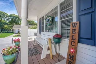 18 Concord Dr, Holtsville, NY 11742 - Photo 5