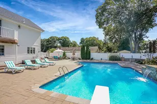 18 Concord Dr, Holtsville, NY 11742 - Photo 39