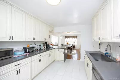 14 Cedar Street, Greenvale, NY 11548 - Photo 11