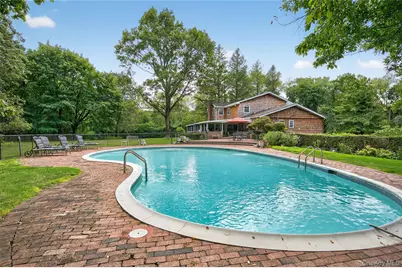 300 Circle Road, Muttontown, NY 11791 - Photo 35