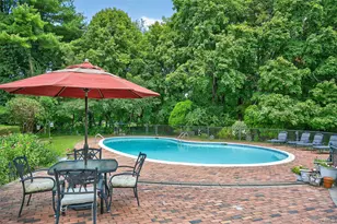 300 Circle Rd, Muttontown, NY 11791 - Photo 33