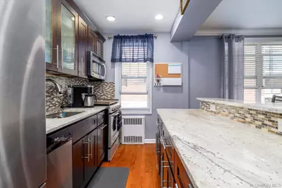 194 Smith Street #1B, Freeport, NY 11520 - Photo 9