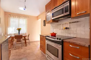 32 Westwood Close, Irvington, NY 10533 - Photo 3