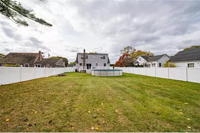 30 Fairway Avenue, Riverhead, NY 11901 - Photo 19