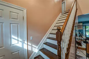 30 Fairway Ave, Riverhead, NY 11901 - Photo 3