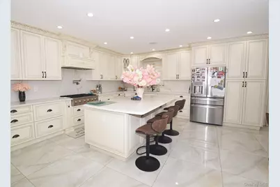 110 82nd Avenue, Kew Gardens, NY 11415 - Photo 11