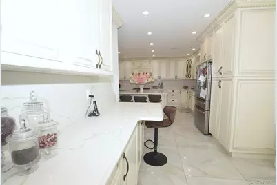 110 82nd Avenue, Kew Gardens, NY 11415 - Photo 15