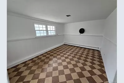 8 Mockingbird Lane, Poughkeepsie, NY 12601 - Photo 25