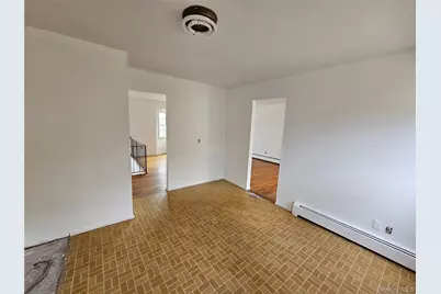 8 Mockingbird Lane, Poughkeepsie, NY 12601 - Photo 13