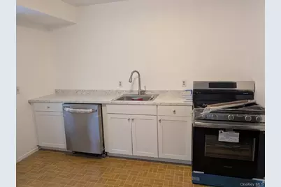 8 Mockingbird Lane, Poughkeepsie, NY 12601 - Photo 9