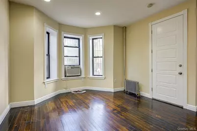 346 Montauk Avenue #1st Floor, Brooklyn, NY 11208 - Photo 11