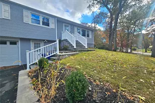 31 Brookhaven Dr, Rocky Point, NY 11778 - Photo 3