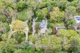 32 Hicks Ln, Old Westbury, NY 11568 - Photo 33