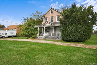 135 Merritts Road, Farmingdale, NY 11735 - Photo 7