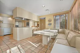 52 Glenwood Ln, East Hills, NY 11577 - Photo 9