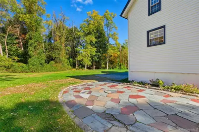 39 Cox Avenue, Armonk, NY 10504 - Photo 3