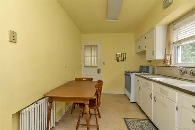 207 Motley Street, Valley Stream, NY 11580 - Photo 9