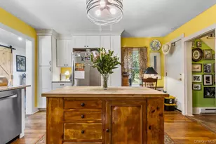 310 Oak Ln, Newburgh, NY 12550 - Photo 7