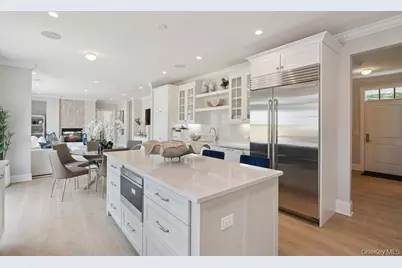 46 Plainview Road, Woodbury, NY 11797 - Photo 11