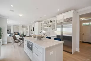 46 Plainview Rd, Woodbury, NY 11797 - Photo 11