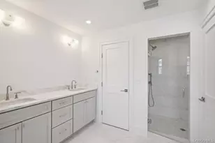 46 Plainview Rd, Woodbury, NY 11797 - Photo 27