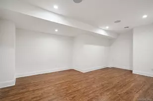 46 Plainview Rd, Woodbury, NY 11797 - Photo 39