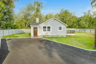 3167 Lincoln Dr, Mohegan Lake, NY 10547 - Photo 3