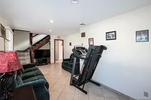 81 Ward St, Westbury, NY 11590 - Photo 19