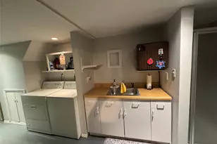 69-22 64th Pl, Ridgewood, NY 11385 - Photo 25