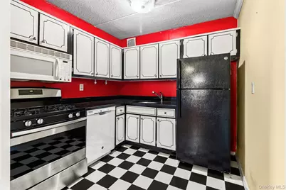 470 Halstead Avenue #6V, Harrison, NY 10528 - Photo 15