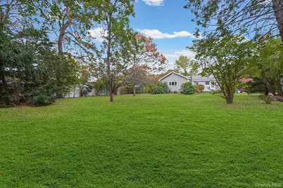 757 Belmore Avenue, Islip Terrace, NY 11752 - Photo 19