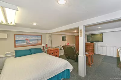 115 Old Farmingdale Road, West Babylon, NY 11704 - Photo 21