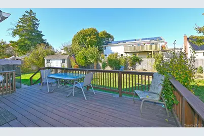 115 Old Farmingdale Road, West Babylon, NY 11704 - Photo 27