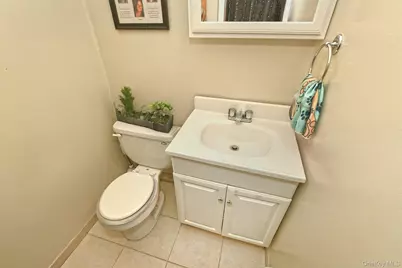 115 Old Farmingdale Road, West Babylon, NY 11704 - Photo 15