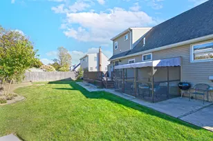 115 Old Farmingdale Rd, West Babylon, NY 11704 - Photo 29