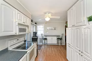 115 Old Farmingdale Rd, West Babylon, NY 11704 - Photo 13