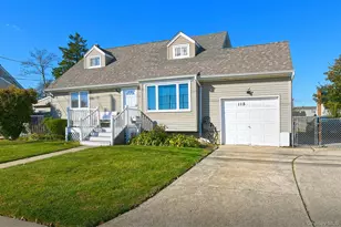 115 Old Farmingdale Rd, West Babylon, NY 11704 - Photo 3