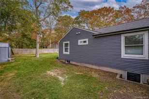 39 Lynncliff Rd, Hampton Bays, NY 11946 - Photo 29