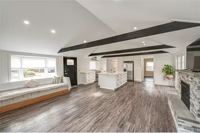 39 Lynncliff Road, Hampton Bays, NY 11946 - Photo 5