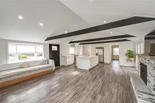 39 Lynncliff Rd, Hampton Bays, NY 11946 - Photo 5