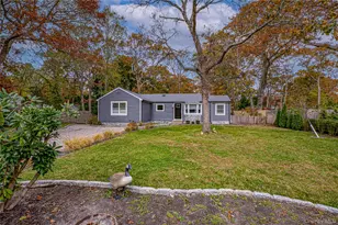 39 Lynncliff Rd, Hampton Bays, NY 11946 - Photo 3